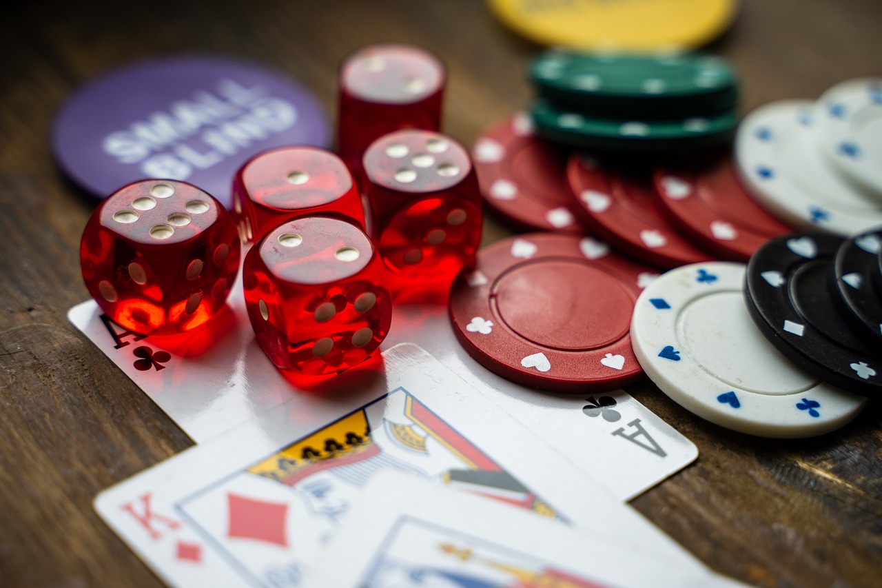 Considerations for players when choosing an online casino platform to play from home 