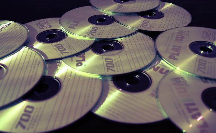 How to Play DVD on Windows 10: 4 Methods [Free Included]