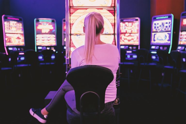 Best Way to Play Slot Machines and Maximize Your Chances