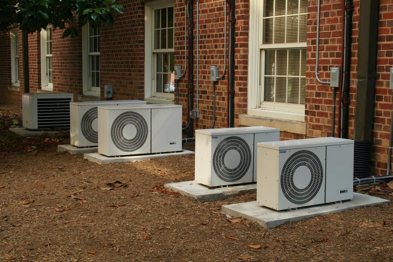 How an HVAC Contractor Helps Maintain Year-Round Comfort and System Efficiency