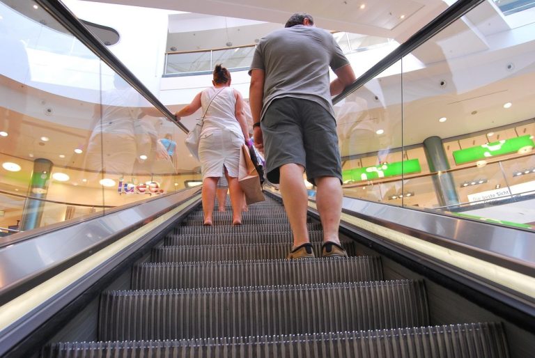 What Homeowners Should Expect During a Professional Stair Lift Installation Process